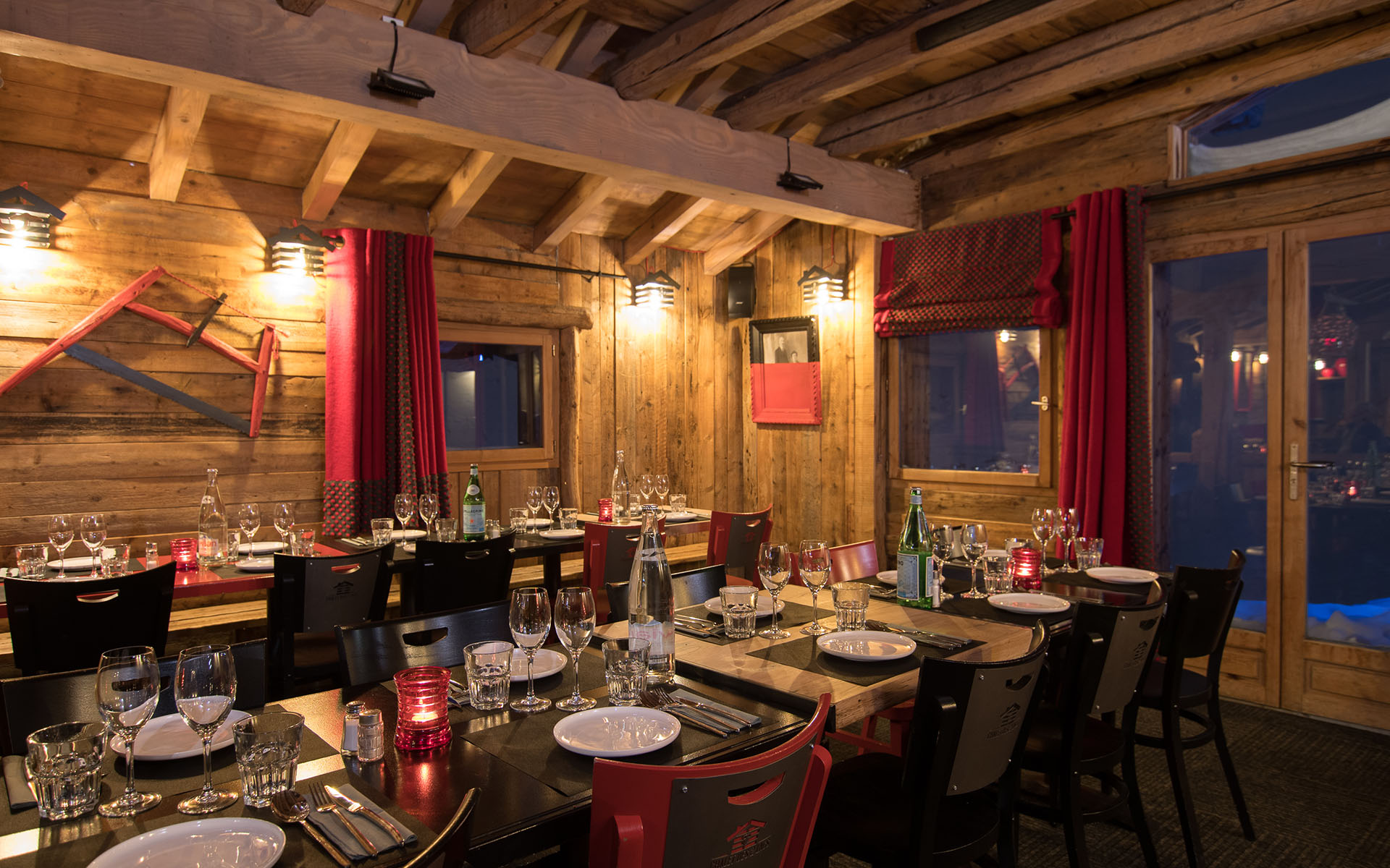 web chalet 2 lacs val thorens soirees 0002 Chalet 2 Lacs T.Loubere 11 1